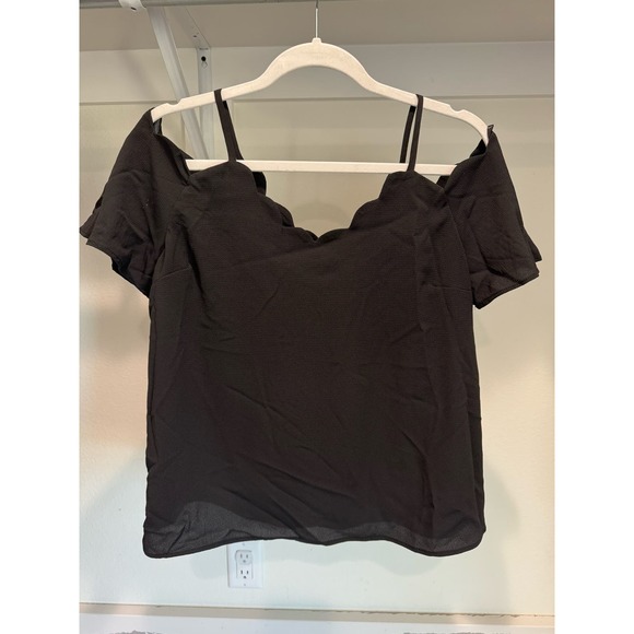 Monteau Los Angeles Scalloped Cold-Shoulder Blouse Black‎ Size Large - Picture 2 of 7